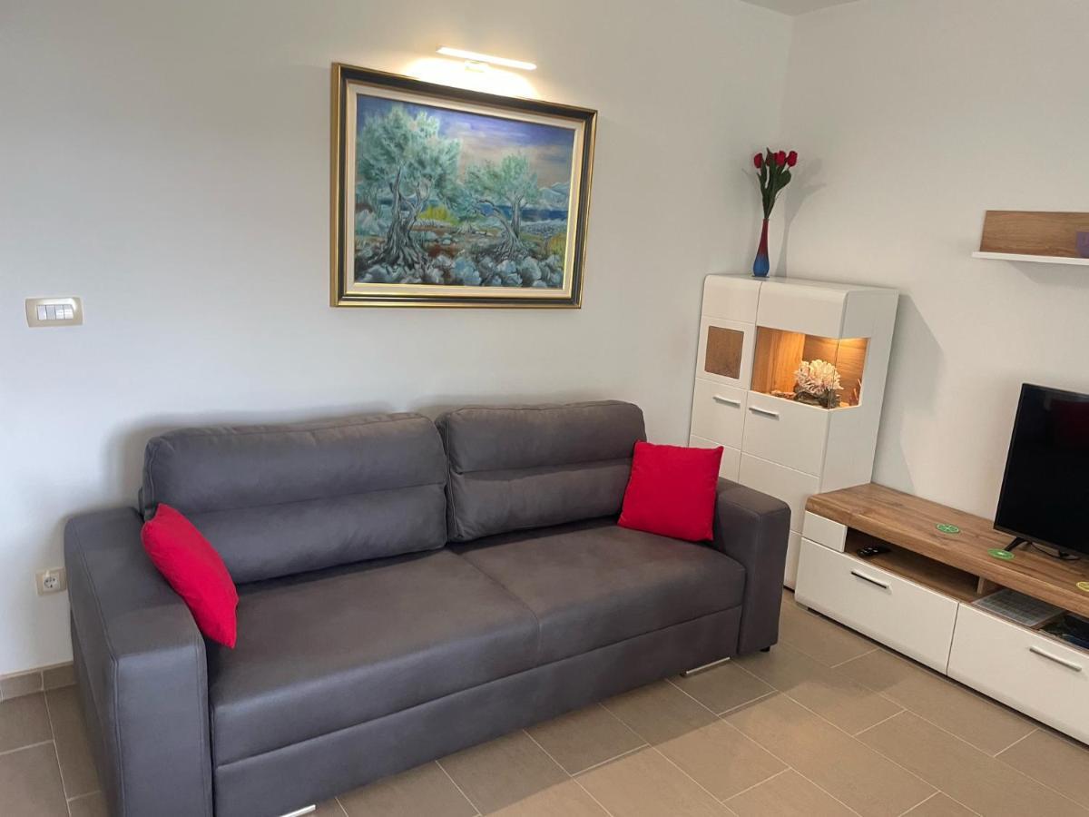 Lory Apartmani Dramalj Exterior foto