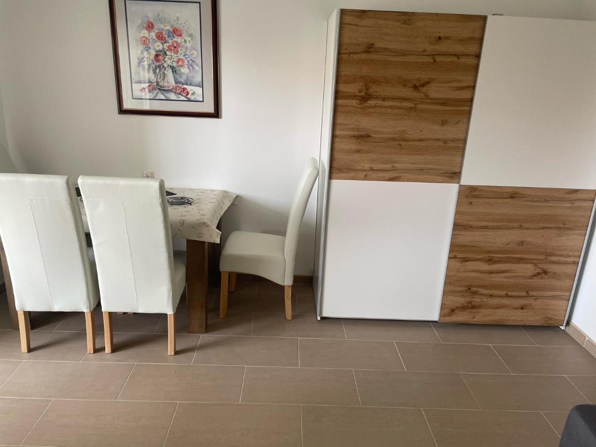 Lory Apartmani Dramalj Exterior foto