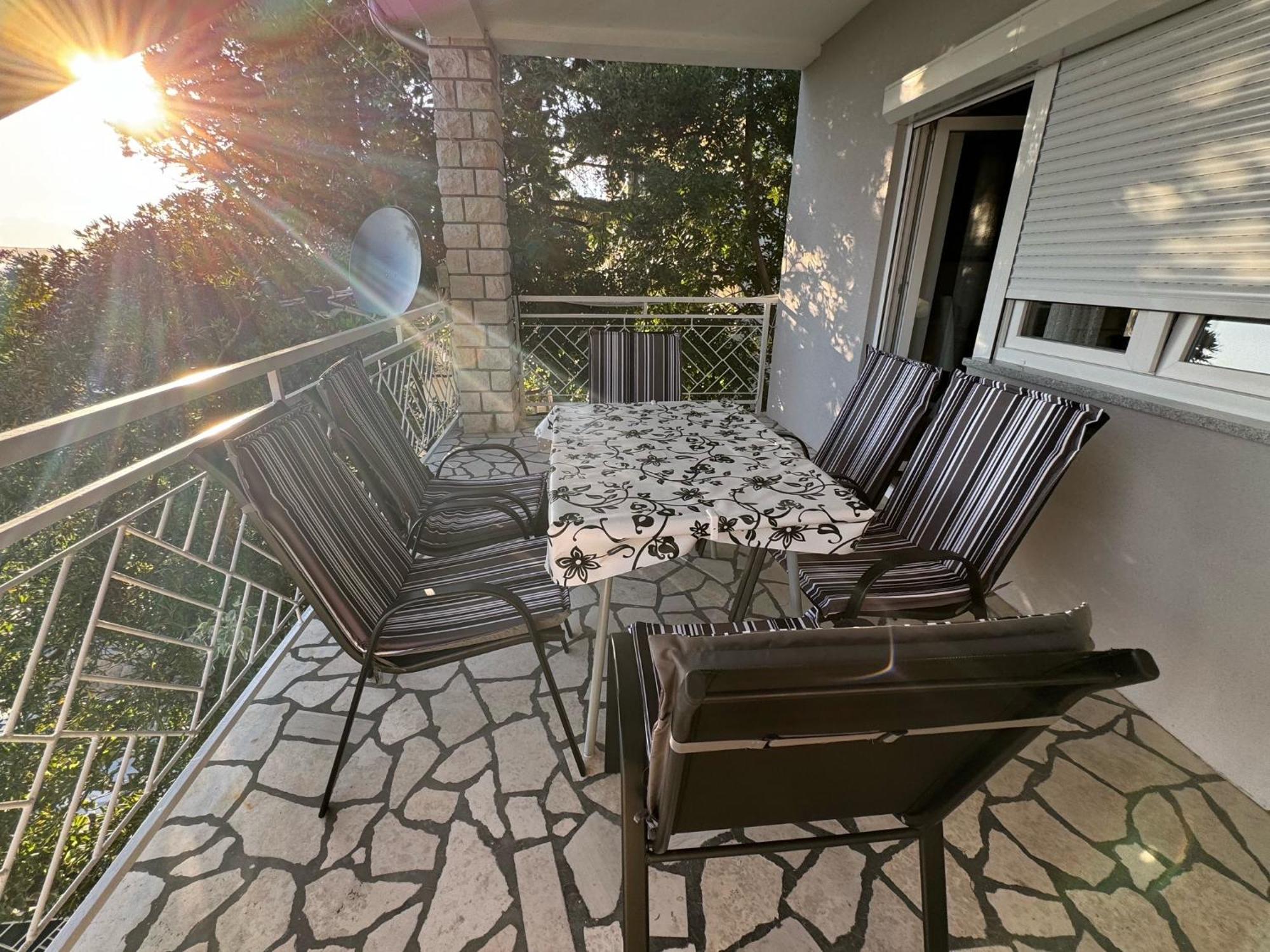 Lory Apartmani Dramalj Exterior foto