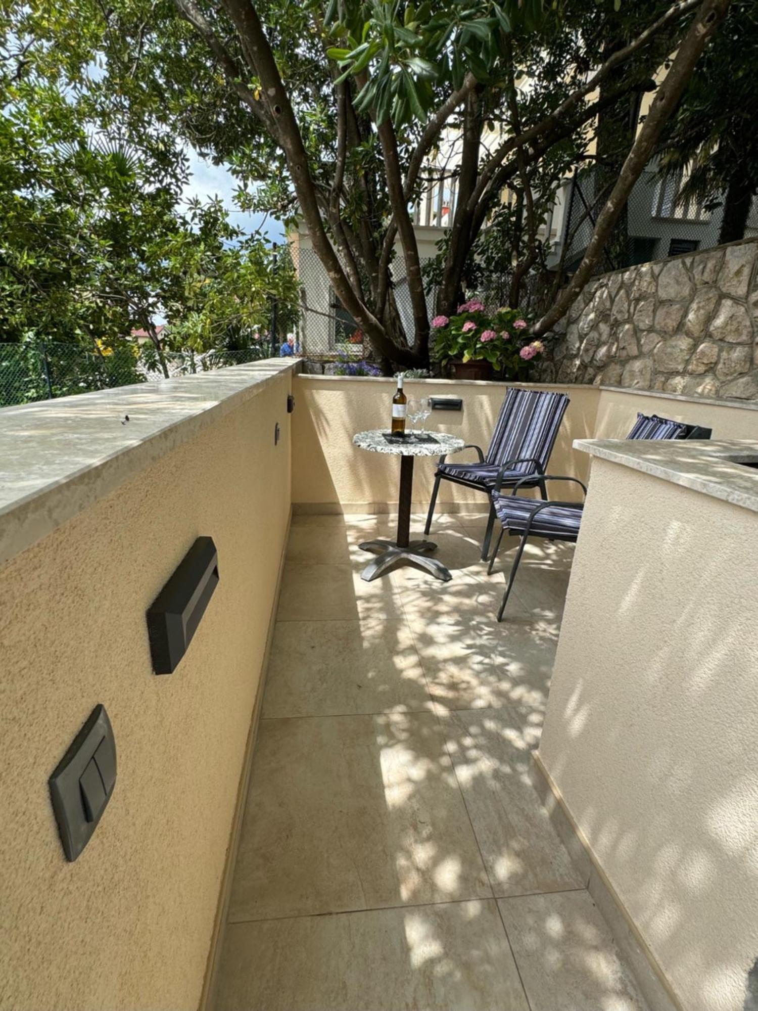Lory Apartmani Dramalj Exterior foto